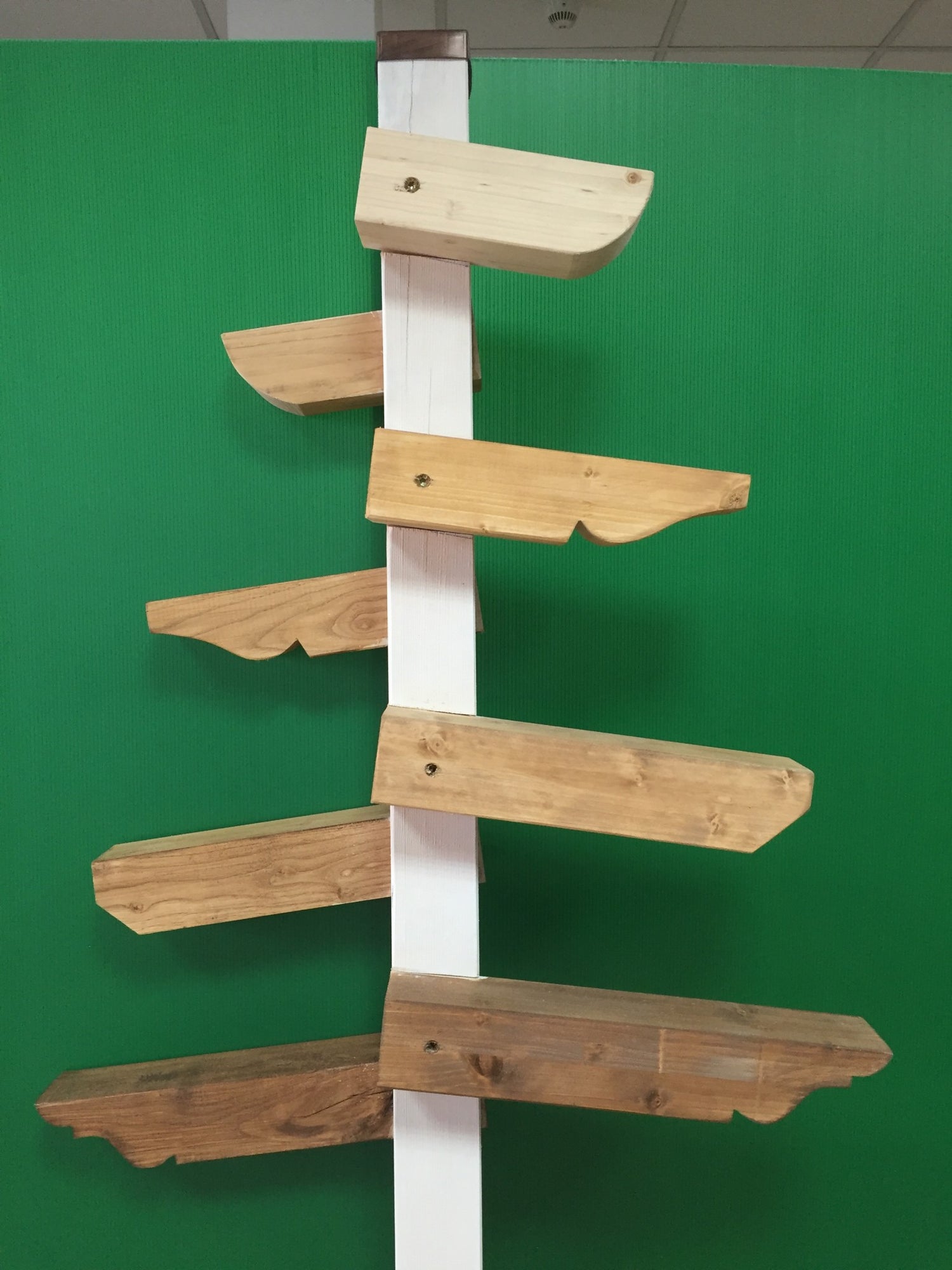 Lavorazioni legname a Chiesina Uzzanese: travi in legno massello e lamellare