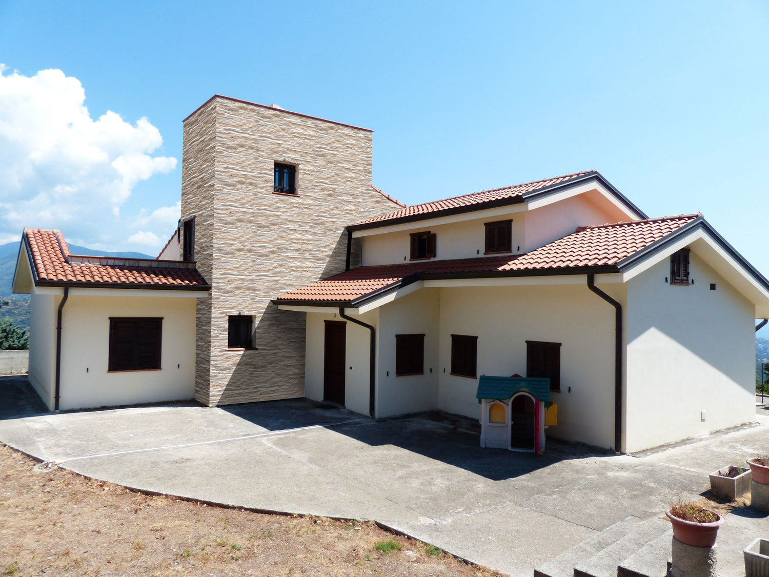 Pannello in Pietra Ricostruita Scaglia Light: design naturale per interni ed esterni