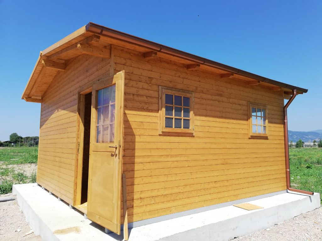 Realizzazione casette su misura: funzionalità e design per il tuo spazio esterno