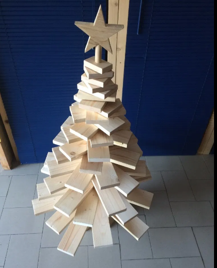 Albero di Natale in legno: un tocco naturale e personalizzabile per le tue feste