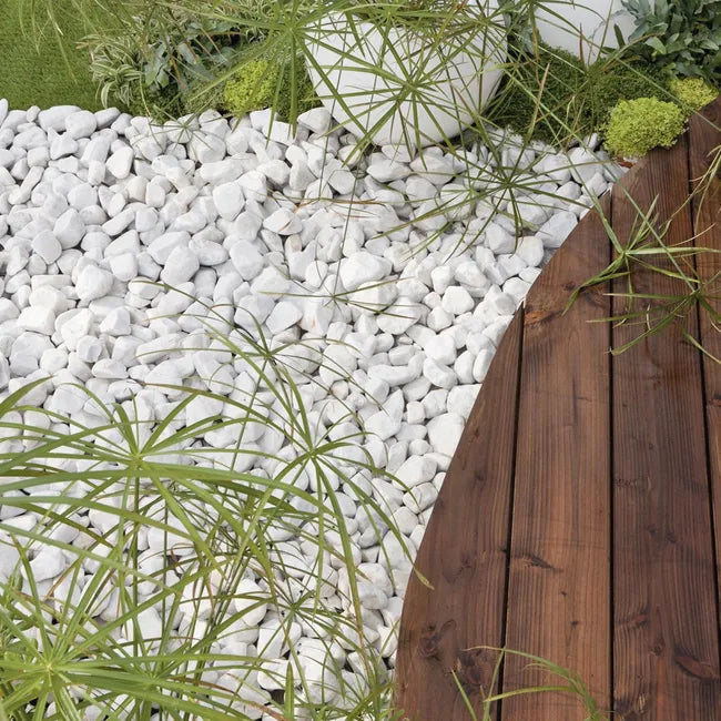Ciottolo Bianco Carrara: eleganza naturale per giardini, vialetti e decorazioni di pregio