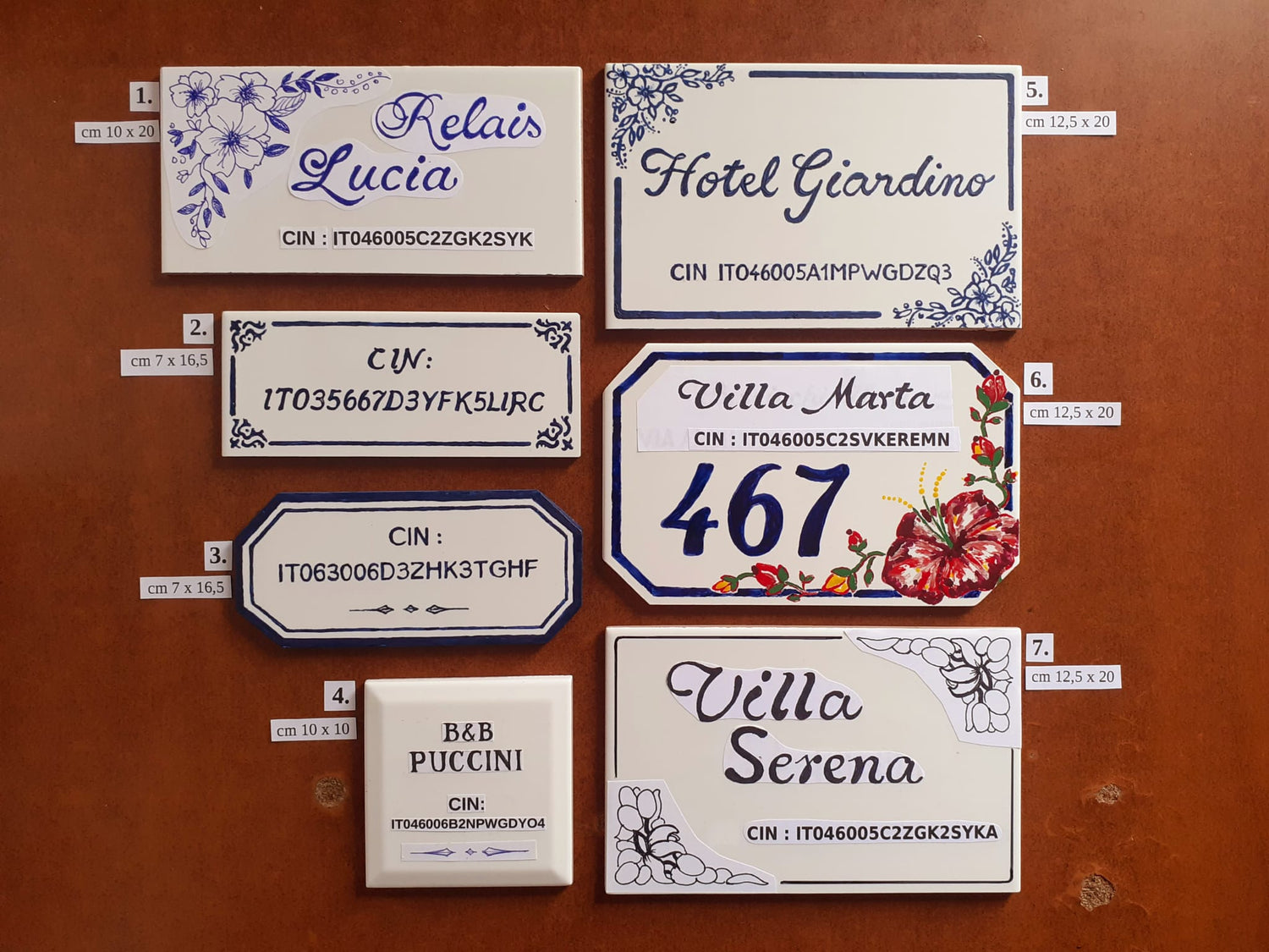 Numeri civici e targhe personalizzate in ceramica: stile unico e durata eterna