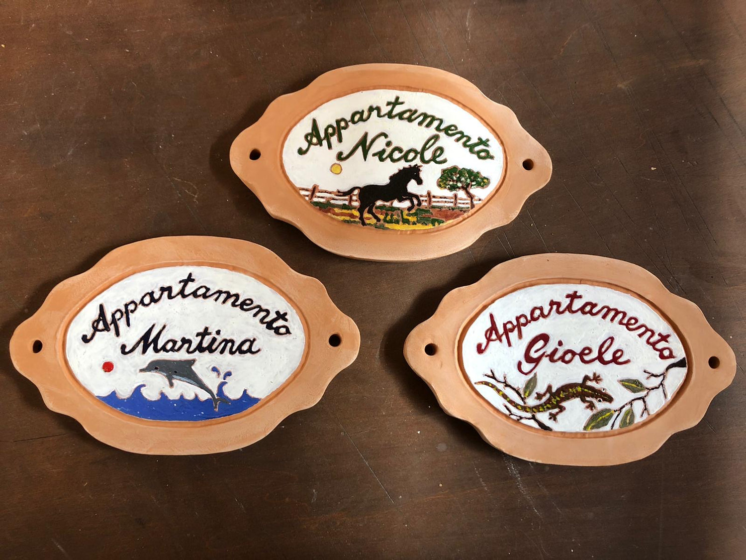 Targhe personalizzate in ceramica