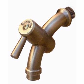 Rubinetto in ottone per fontane: eleganza e resistenza per il tuo giardino